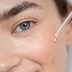 Tratamiento antiarrugas con ácido hialurónico.